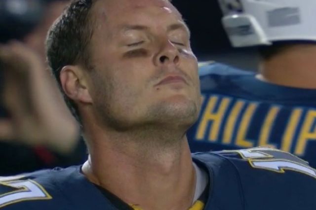6784293_philip-rivers-falls-into-deep-despair-after_a019d82b_m.jpg